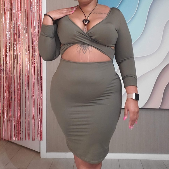 Sexy Long Sleeve Cross Wrap Cut Out Bodycon Midi - Picture 2 of 2